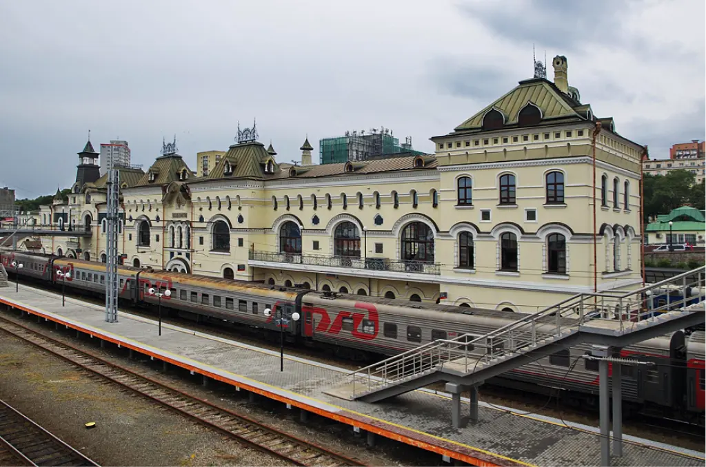 The train at the platform station, Vladivostok